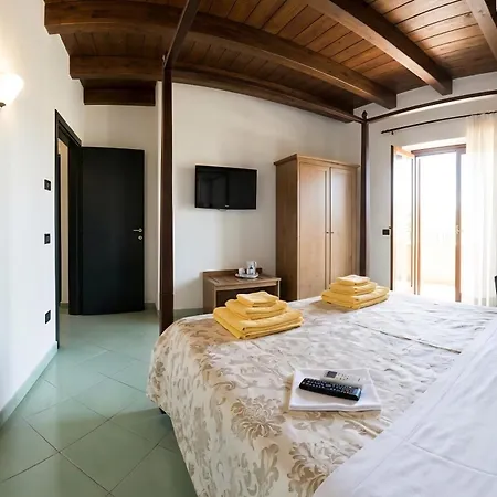 Santo Re Olive Retreat